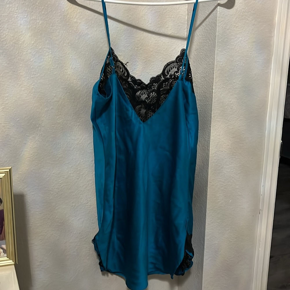 Lingerie - Picture 3 of 3